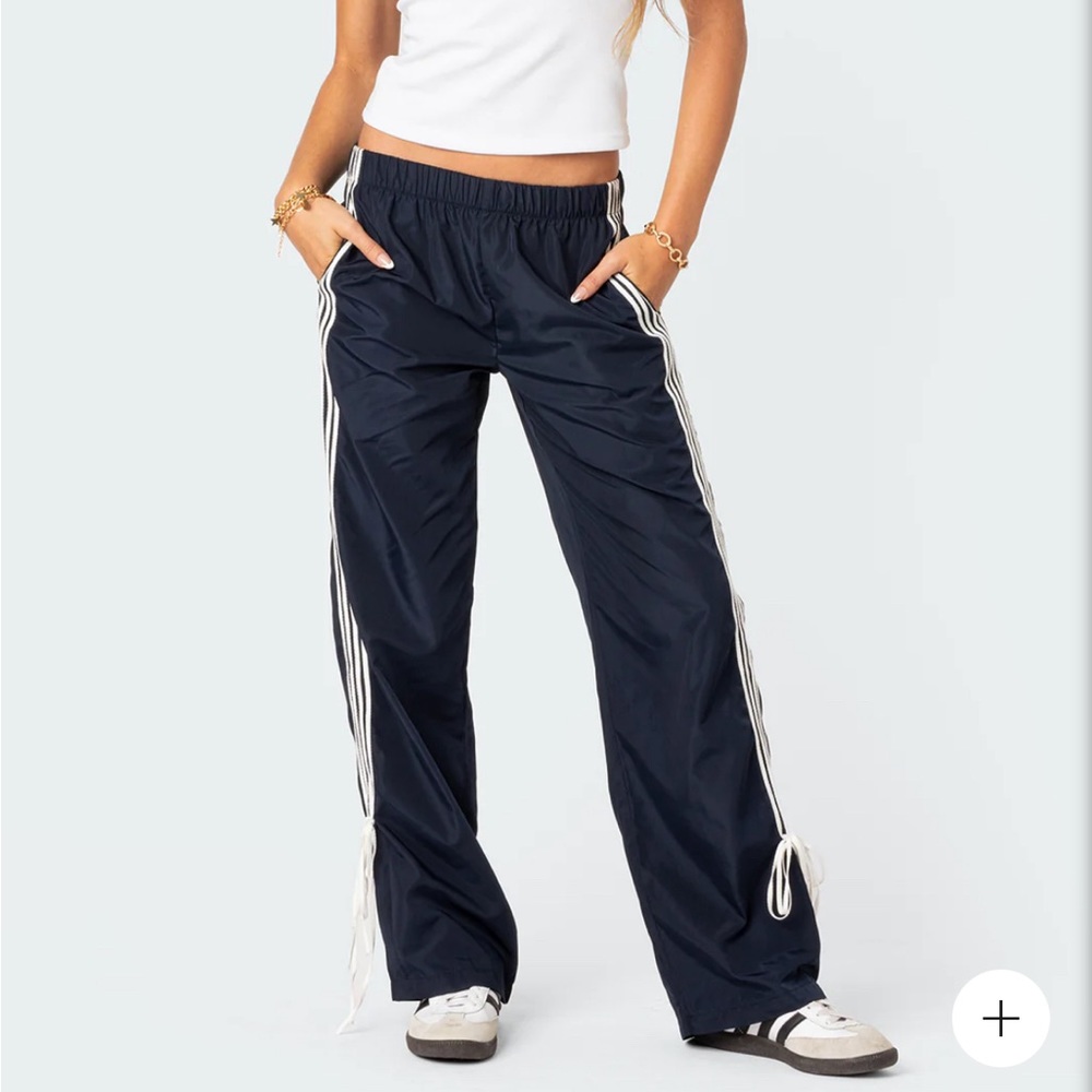Edikted REMY RIBBON TRACK PANTS